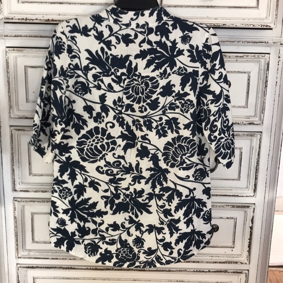 Women’s top - Picture 2 of 3